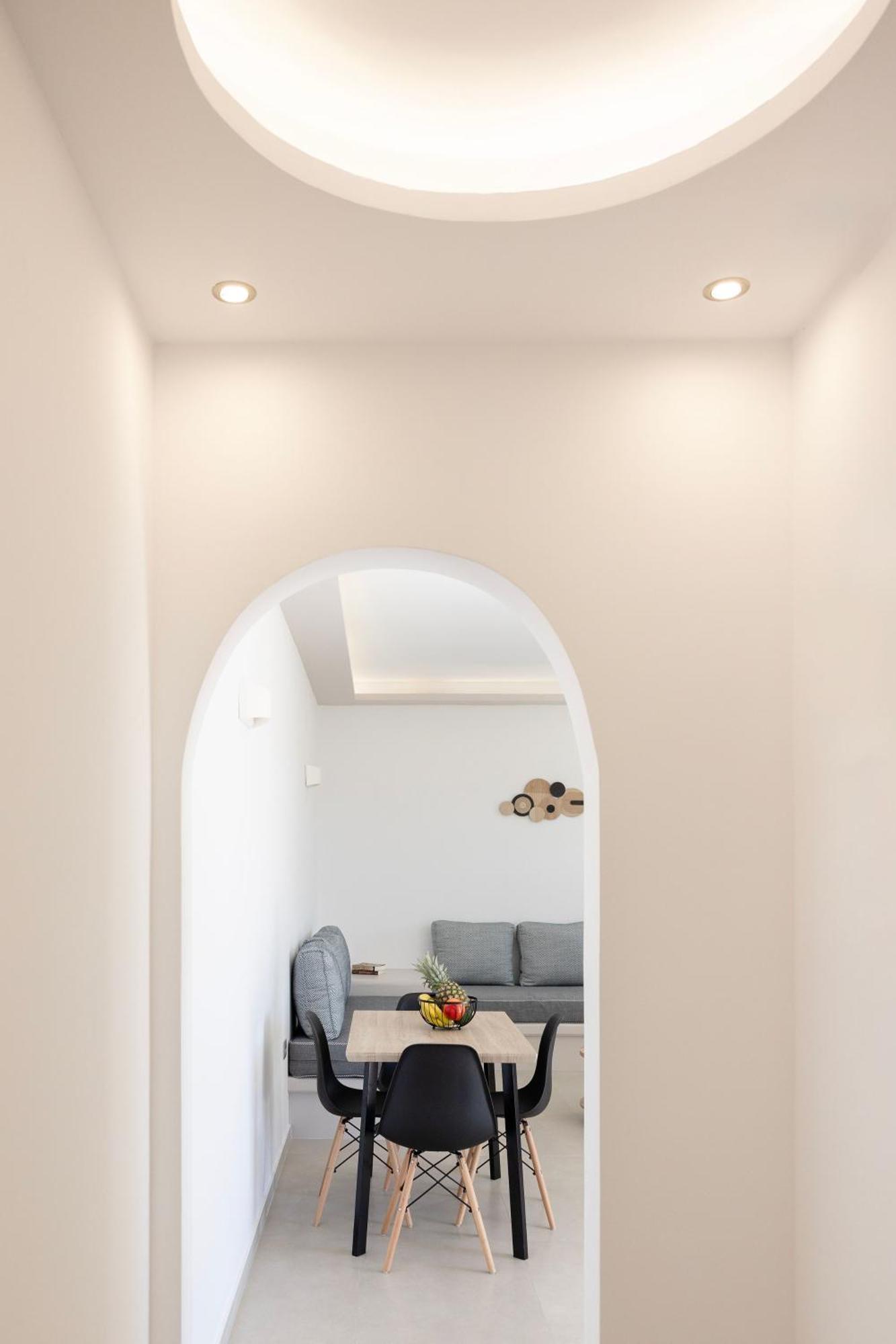 Windmillside Luxury Emporio (Santorini)