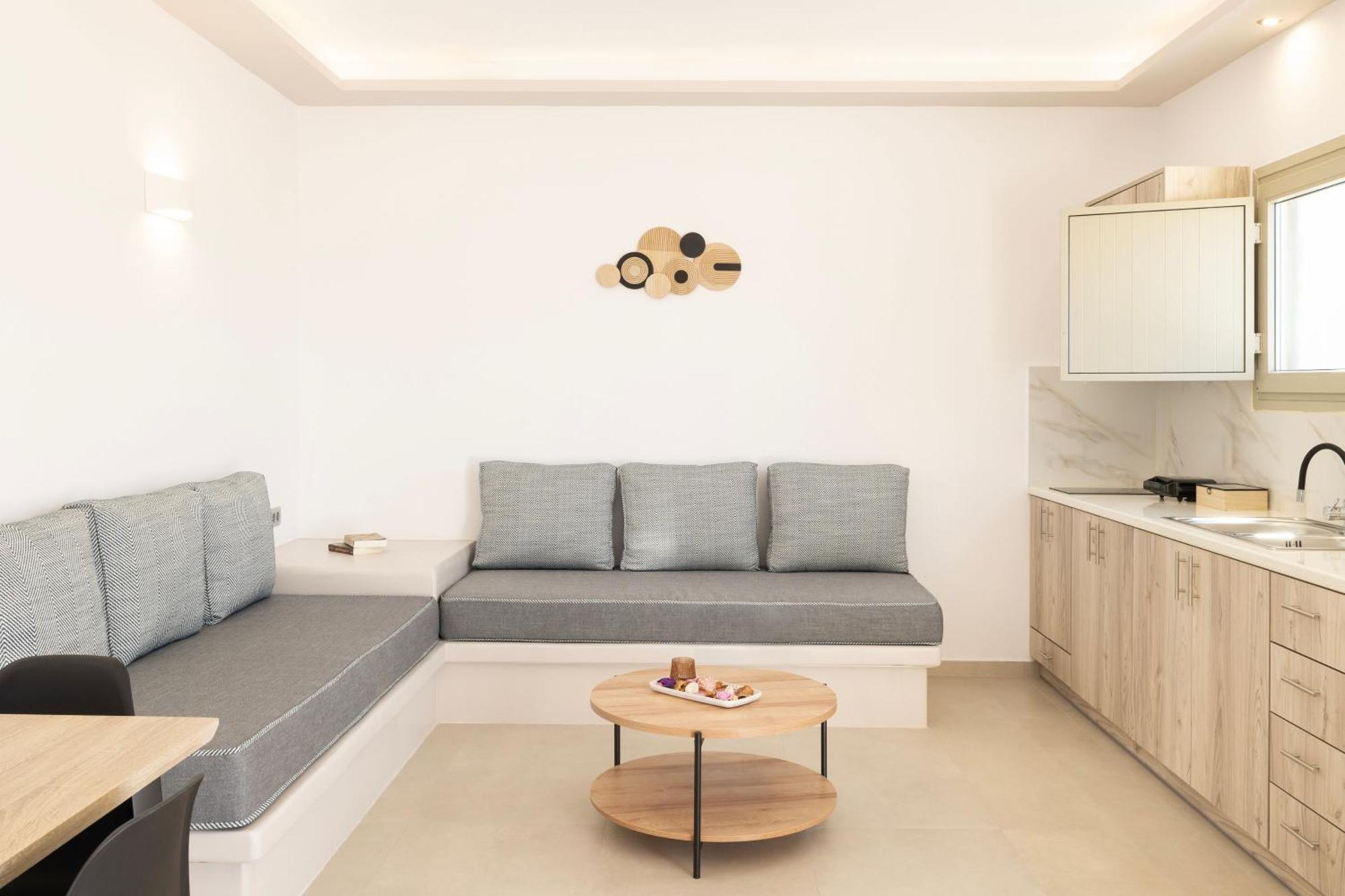 Windmillside Luxury * Emporio (Santorini)