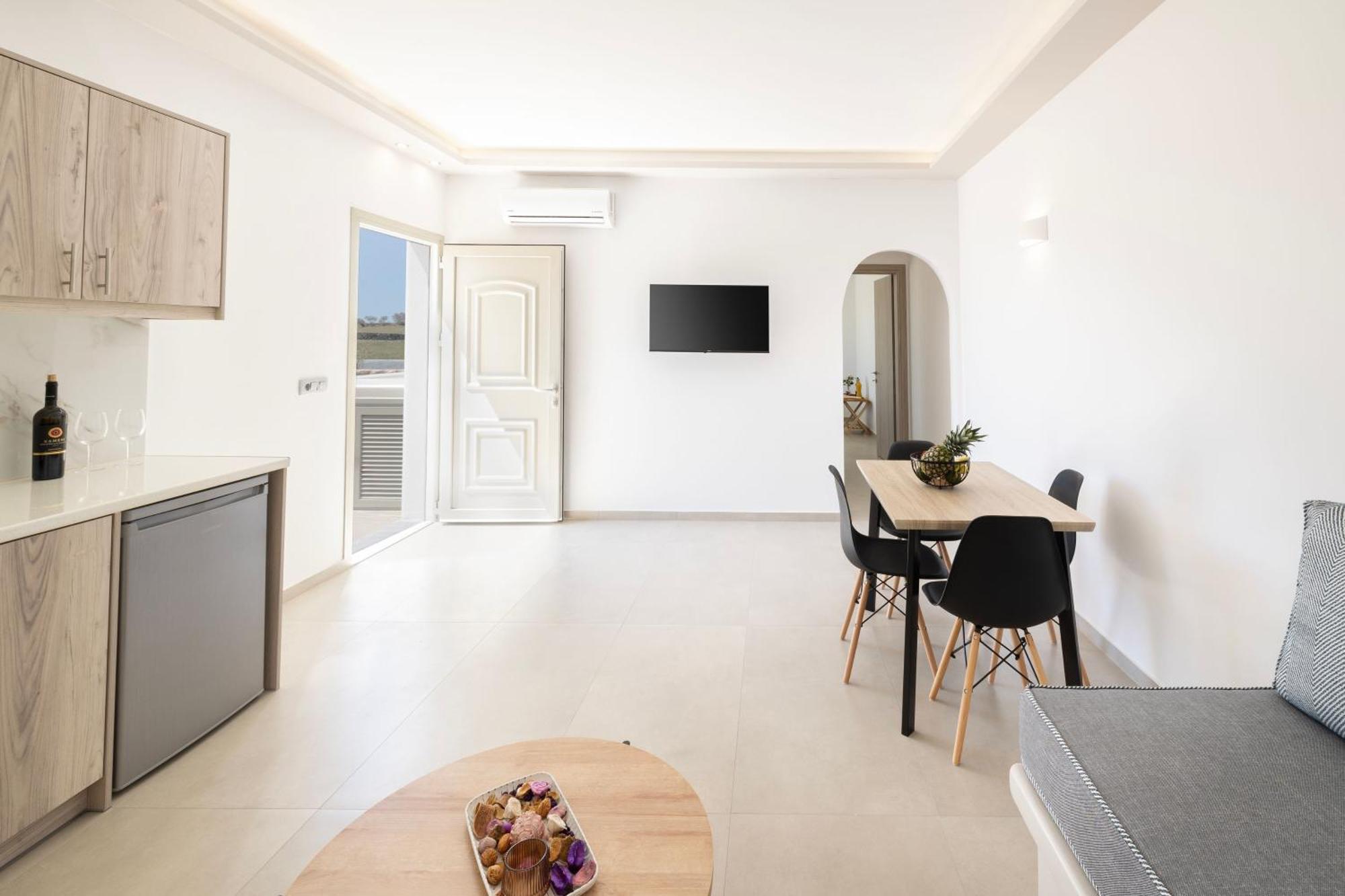 Windmillside Luxury * Emporio (Santorini)